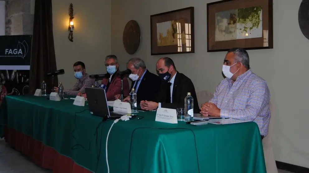 Apertura del Foro "Nacer e Medrar" en que se present&oacute; el proyecto PRALEITE.
