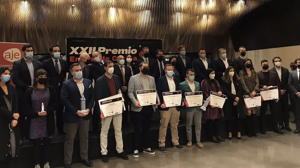 Foto de familia con los ganadores del XXII Premio Emprende Coru&ntilde;a.