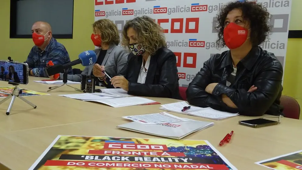 Juan Zas, Luc&iacute;a Trenor, Amelia Perez, Patricia Mari&ntilde;o, na rolda de prensa de CCOO.