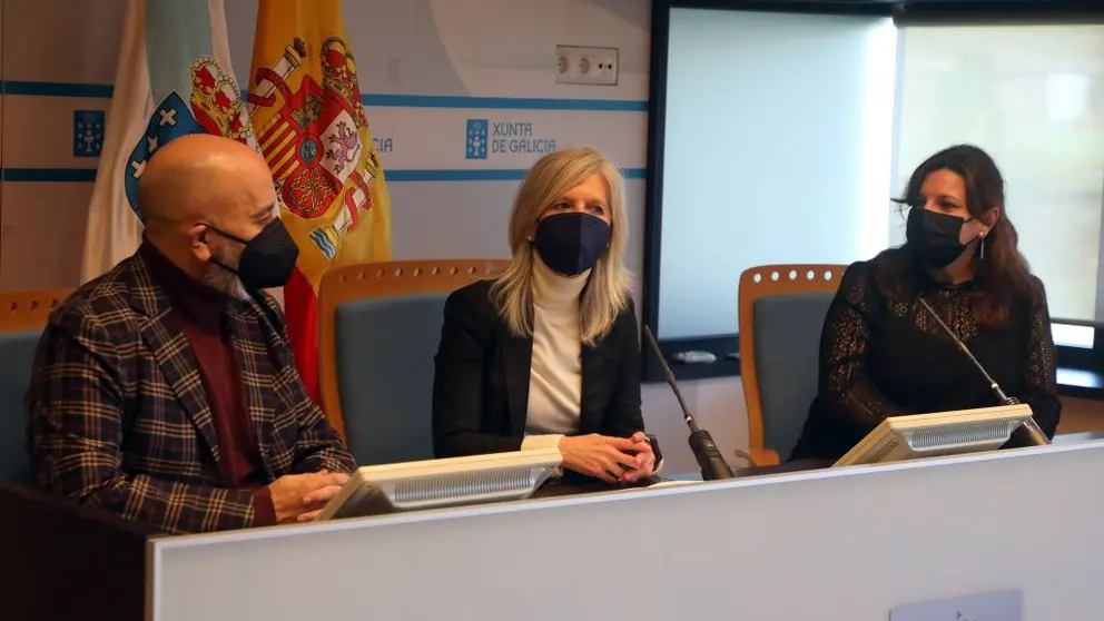 Juan Cruz, Covadonga Toca y Sonia Gonz&aacute;lez en la presentaci&oacute;n de las cuatro nuevas lanzaderas Conecta Empleo.