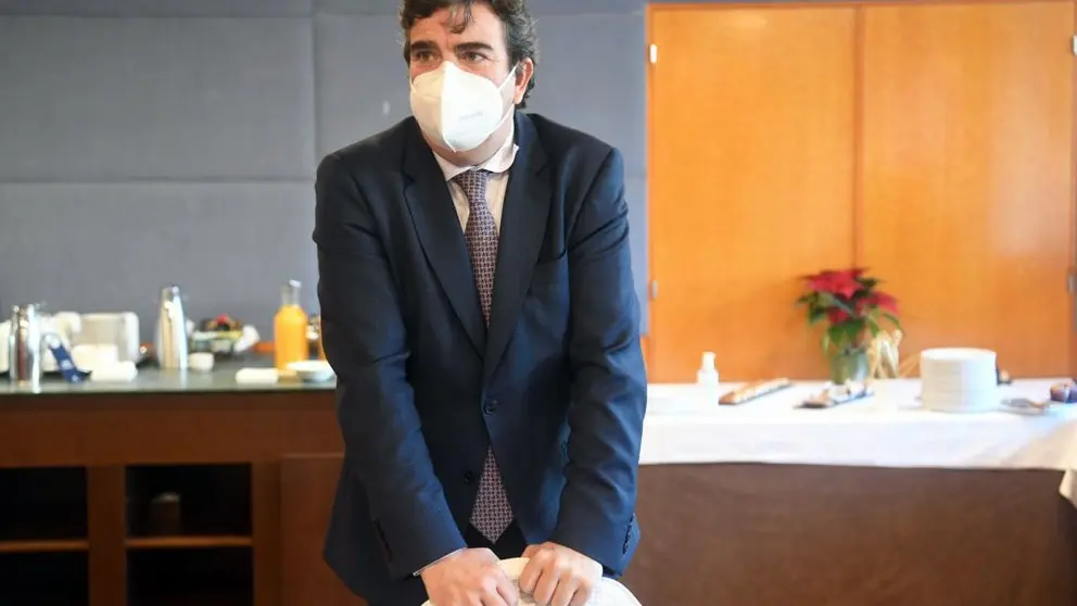 El presidente de la Autoridad Portuaria de A Coru&ntilde;a, Mart&iacute;n Fern&aacute;ndez Prado, en el encuentro con los medios.