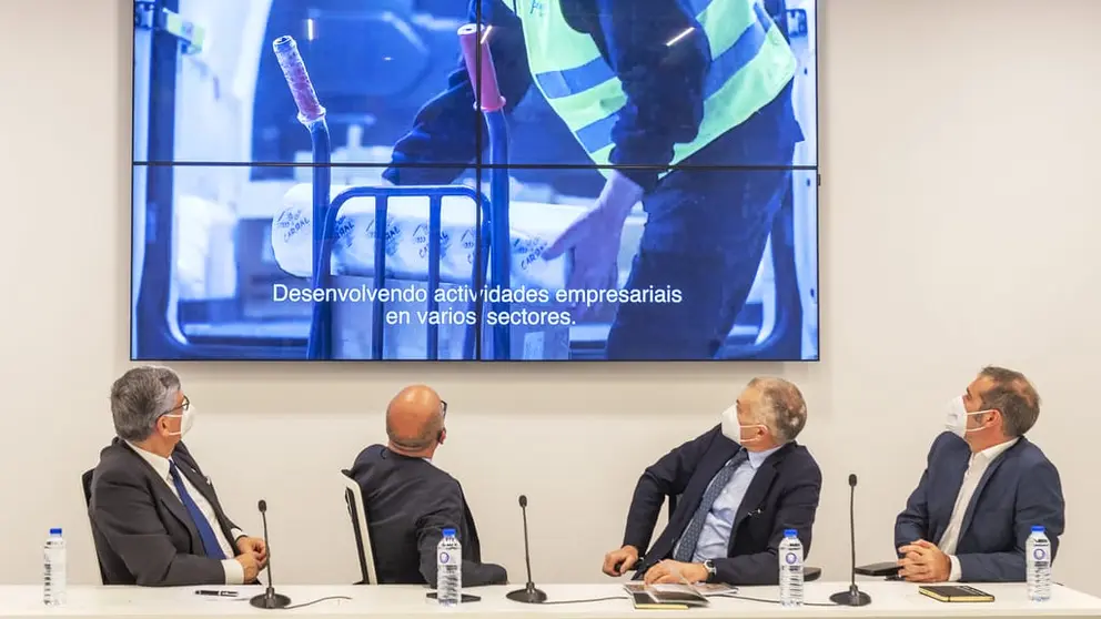 Los presidentes de la CEG, Diputaci&oacute;n de Ourense, Cegasal y Foro pola Econom&iacute;a Social de Galicia./A.PAZ.