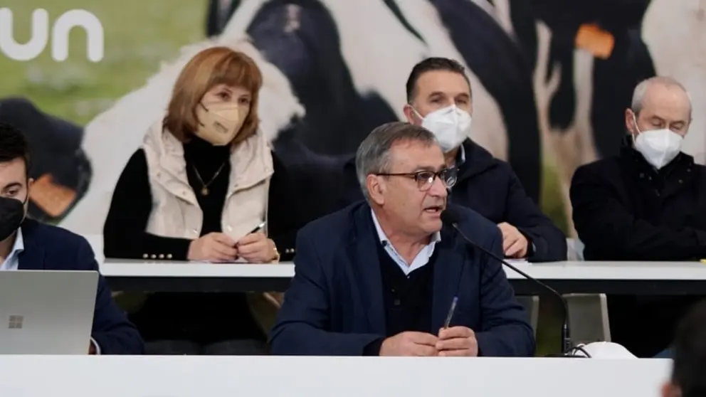 Jos&eacute; &Aacute;ngel Blanco Purri&ntilde;os seguir&aacute; como presidente de CLUN cuatro a&ntilde;os.