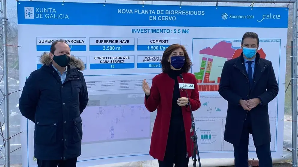 La conselleira de Medio Ambiente, Territorio e Vivenda, &Aacute;ngeles V&aacute;zquez, en la presentaci&oacute;n de las obras de la planta de biorresiduos de Cervo.