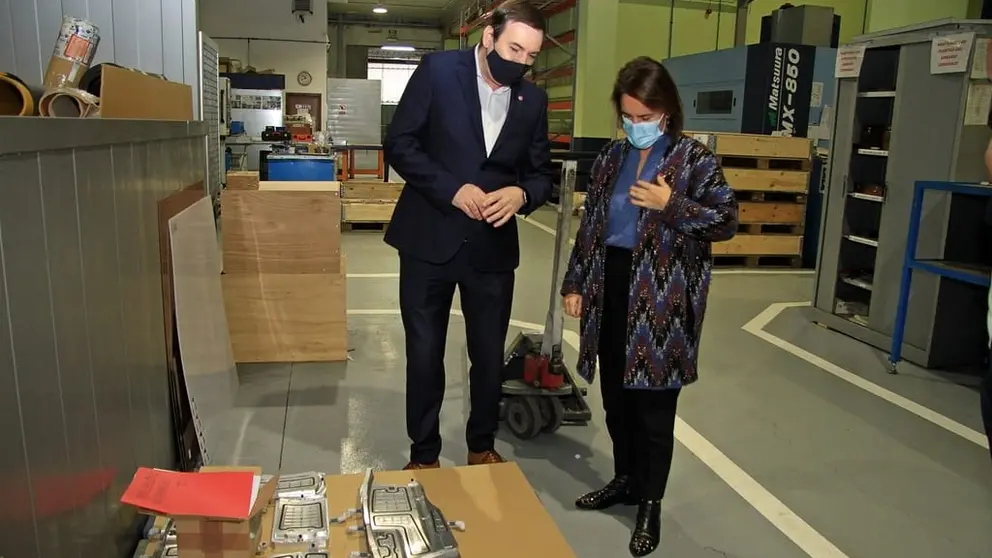 La directora de Gain, Patricia Argerey, visit&oacute; la empresa Utingal en Tui.
