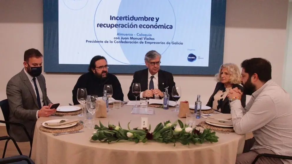 El presidente de la CEG protagoniz&oacute; un almuerzo-coloquio en Nord&eacute;s Club Empresarial..