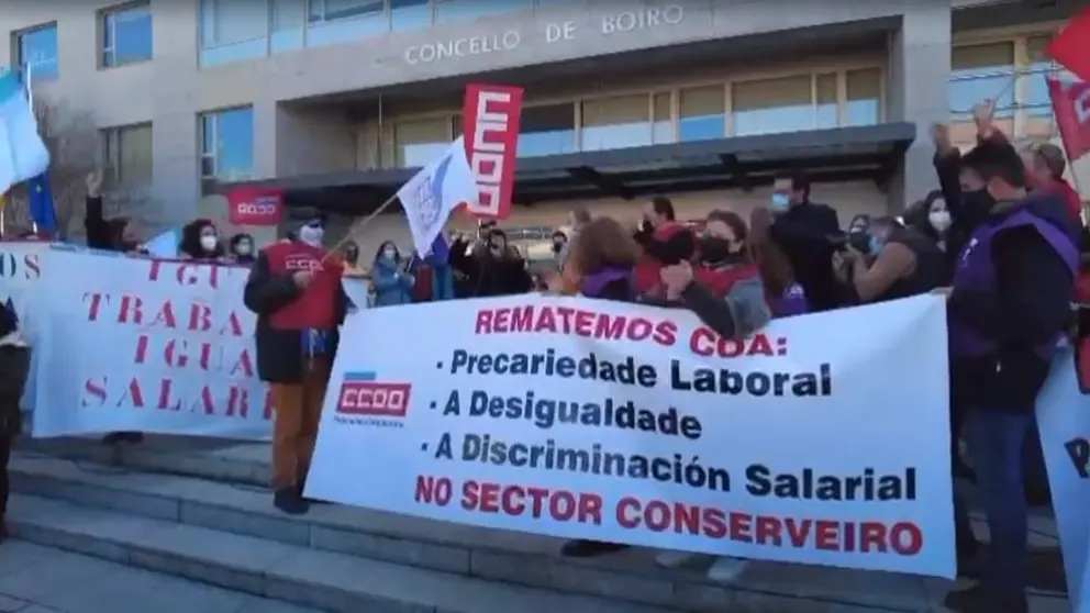 A manifestaci&oacute;n convocada por CCOO percorreu as r&uacute;as de Boiro.