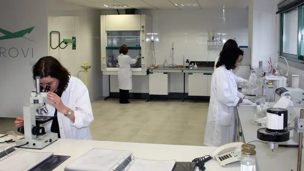Laboratorio de la empresa DROVI en O Porri&ntilde;o.