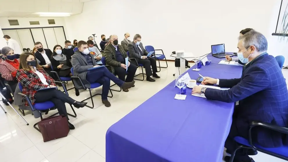 Reuni&oacute;n en Ferrol de miembros del Galician Offshore Energy Group.