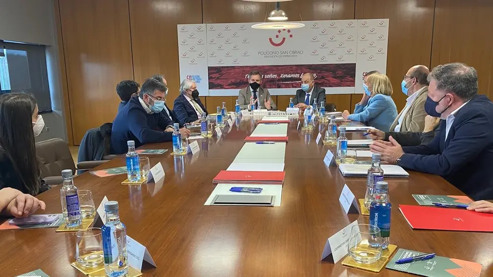 El Jos&eacute; Mi&ntilde;ones se reuni&oacute; con el presidente de la Asociaci&oacute;n de Empresarios del Pol&iacute;gono de San Cibrao, Jos&eacute; Antonio Rodr&iacute;guez Araujo, y miembros de su junta directiva. Al encuentro asistieron tambi&eacute;n representantes de otras entidades como la Confederaci&oacute;n de Empresarios de Ourense, el pol&iacute;gono industrial de Barreiros, el Parque Tecnol&oacute;gico de Galicia y el Observatorio Econ&oacute;mico Ourensano.