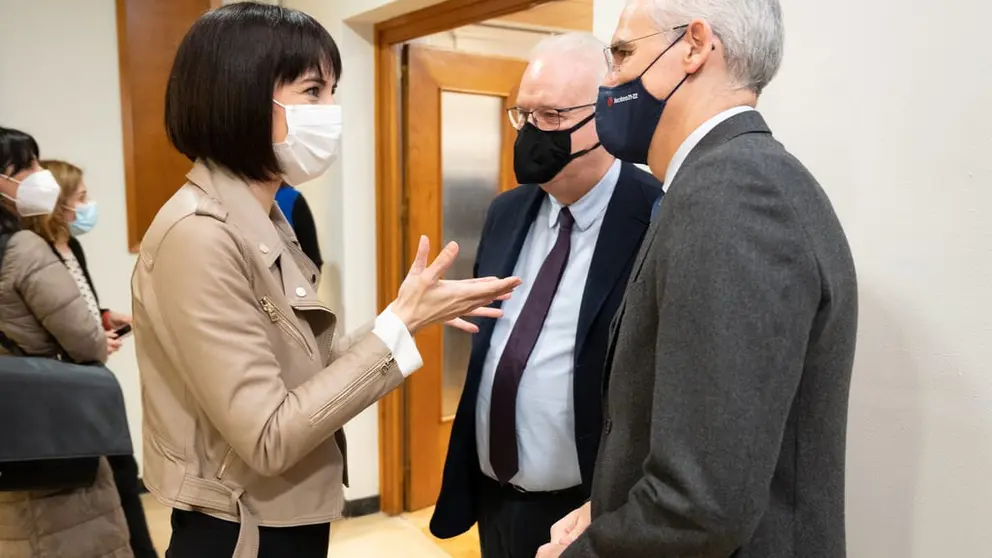 La ministra de Ciencia e Innovaci&oacute;n, Diana Morant, junto al vicepresidente econ&oacute;mico de la Xunta, Francisco Conde./ALEXMUNOFER.