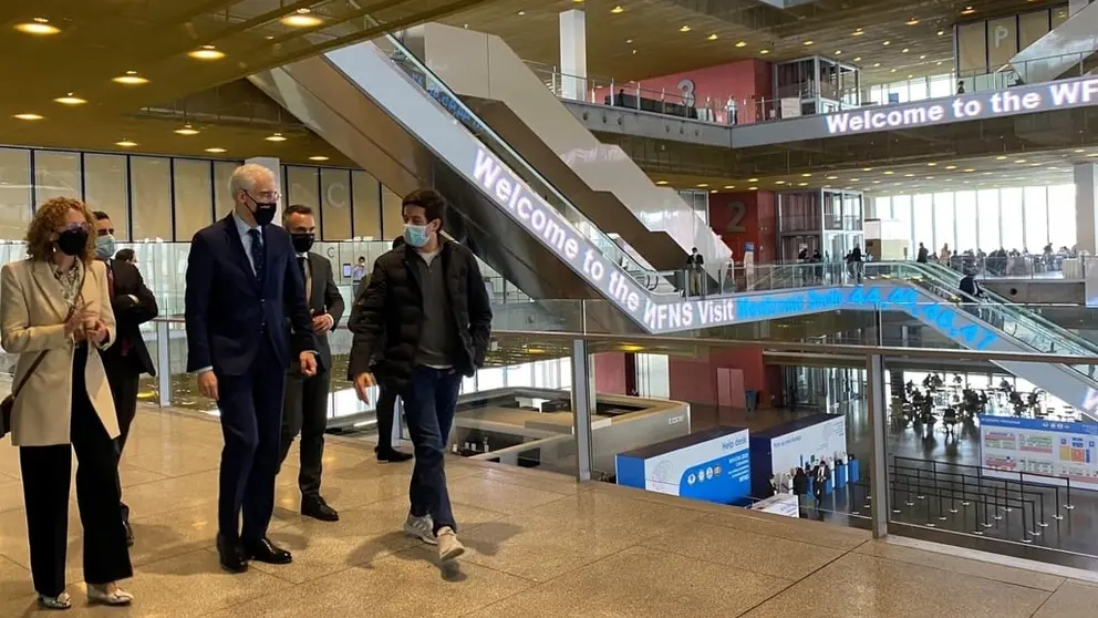 Francisco Conde visit&oacute; el el Centro Internacional de Convenciones &Aacute;gora de Bogot&aacute;, cuya fachada es obra de Aluman.