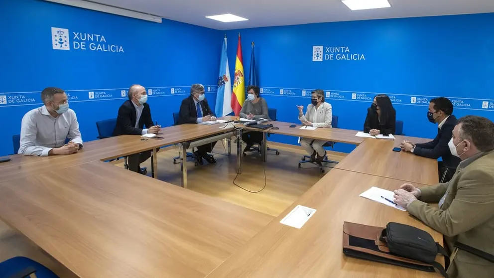 La conselleira Rosa Quintana en su reuni&oacute;n con /CONCHI PAZ.