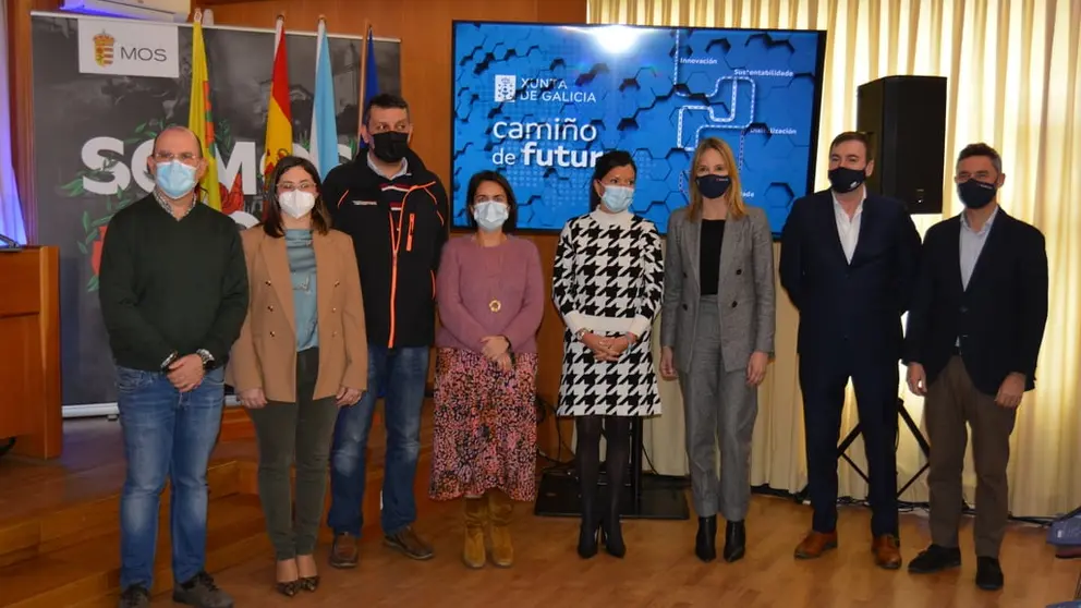 A directora de Gain, a delegada da Xunta en Vigo, a alcaldesa de Mos e representantes dos GDR