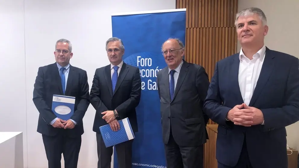 Patricio S&aacute;nchez, Jos&eacute; Francisco Armesto, Fernando Gonz&aacute;lez Laxe y Santiago Lago Pe&ntilde;as presentaron el informe de coyuntura socioec&oacute;nomica de Galicia.