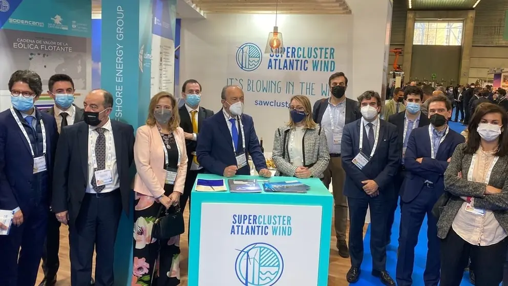 El presidente de la Autoridad Portuaria de A Coru&ntilde;a (4&ordm; por la derecha) en Wind Europe.