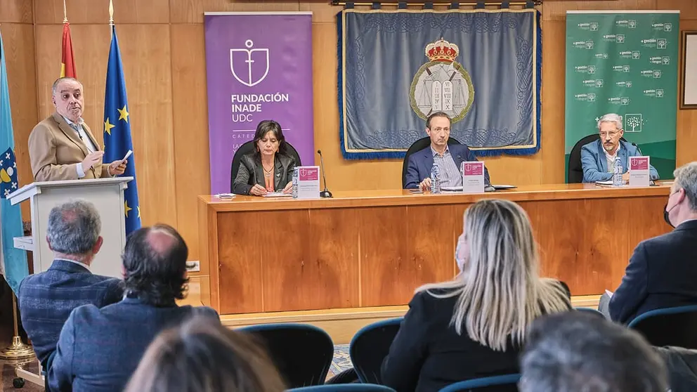 Adolfo Campos, Lourdes Freir&iacute;a, Andr&eacute;s Pereira y Juli&aacute;n del Saz, en el Foro Inade.