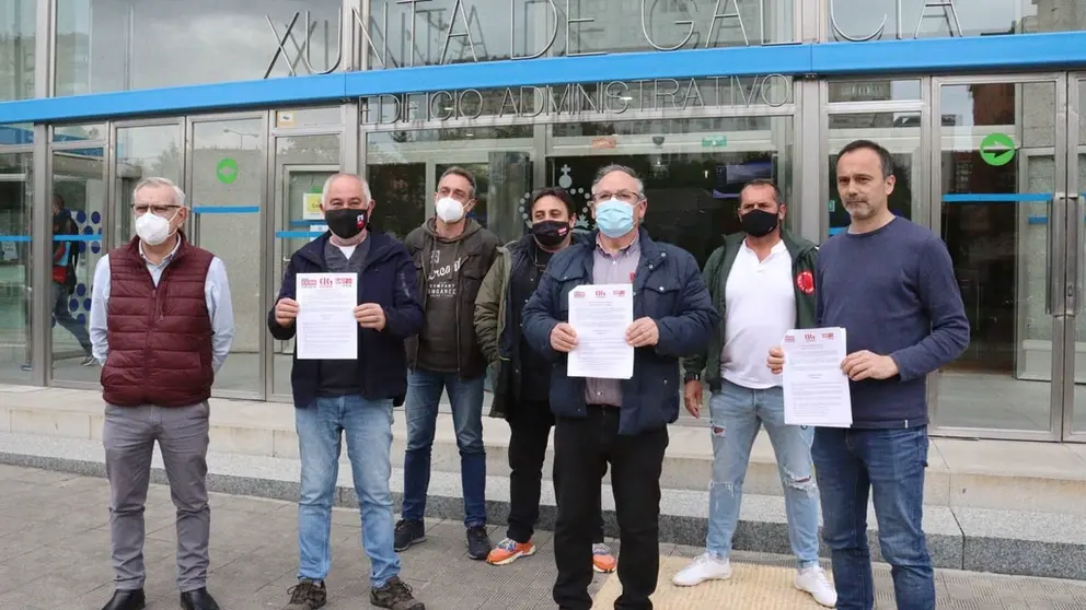 Representantes de CIG, FICA-UXT e CCOO presentaron a convocatoria de catro xornadas de folga no sector siderometal da Coru&ntilde;a.