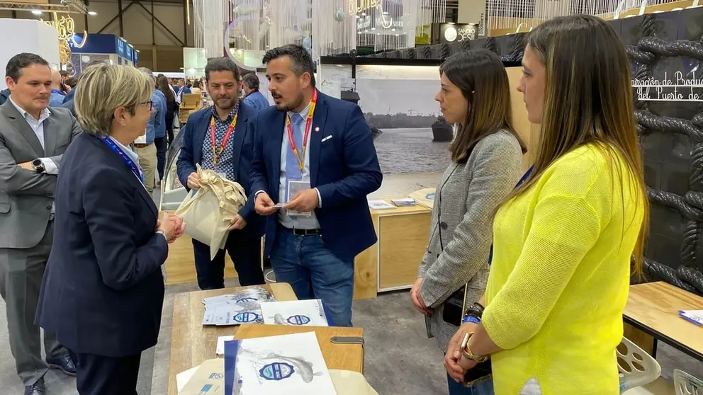 La conselleira do Mar, Rosa Quintana, en el espacio de la OPPP-7 en el Sal&oacute;n Gourmets de Madrid.