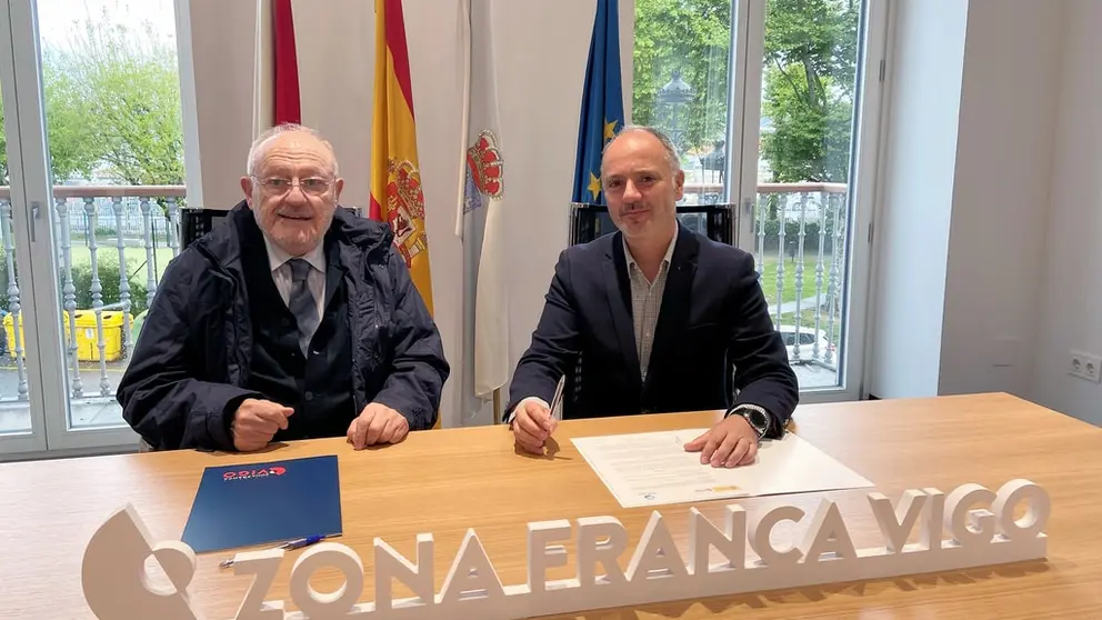 Manuel Rodr&iacute;guez, presidente del C&iacute;rculo de Empresarios de Galicia, y David Regades, delegado de la Zona Franca de Vigo.