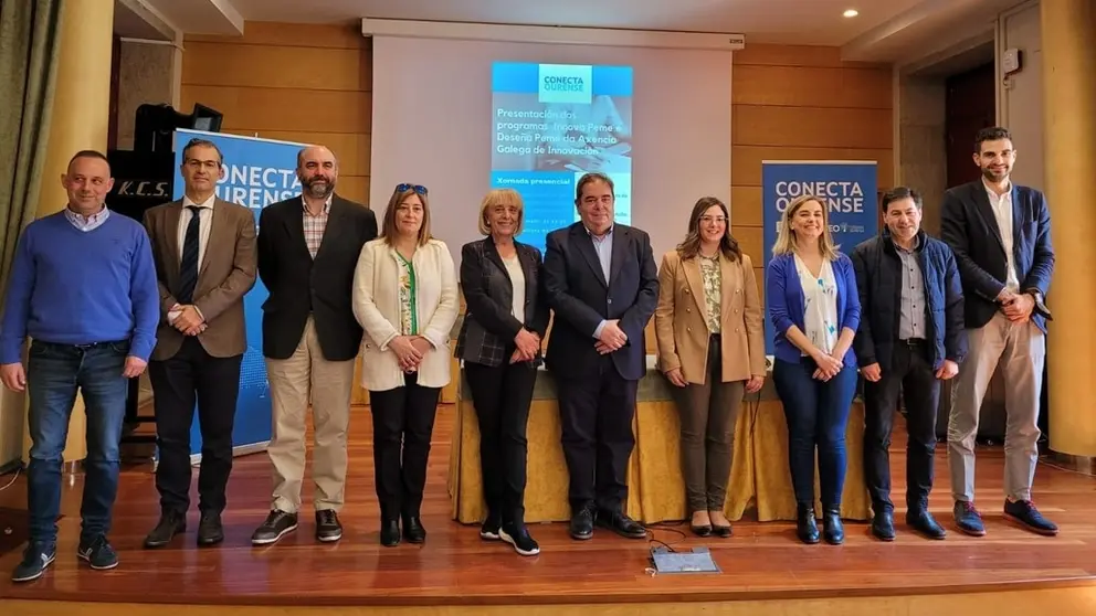 Representantes da Axencia Galega de Innovaci&oacute;n, da Confederaci&oacute;n Empresarial de Ourense e o alcalde de Ver&iacute;n, na xornada de presentaci&oacute;n de InnovaPeme e Dese&ntilde;aPeme.