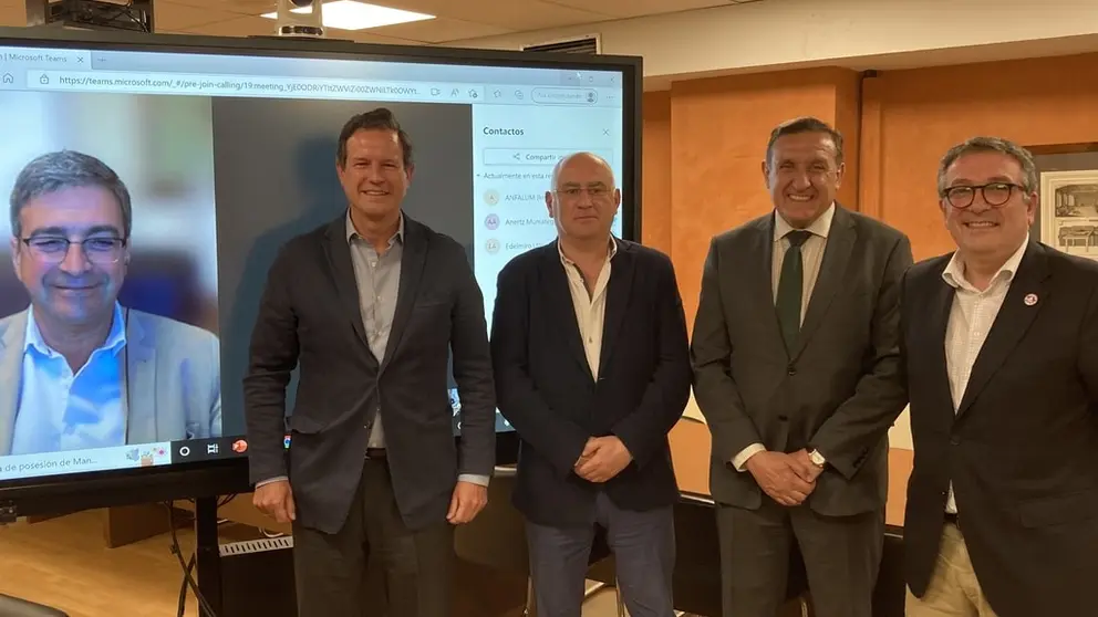 De izq. a dcha, Edelmiro Ulloa, Javier Garat, Sergio L&oacute;pez, Julio Mor&oacute;n y Jes&uacute;s Lourido, de las organizaciones promotoras de "Pesca Espa&ntilde;a".
