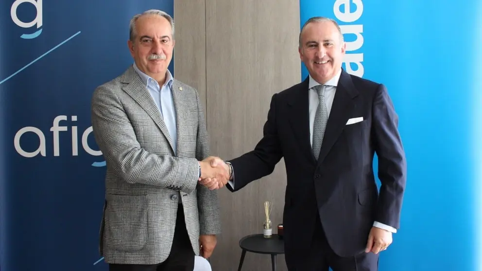 El presidente de Afigal, Antonio Couceiro, y el director general adjunto de Banco Sabadell, Pablo Junceda.