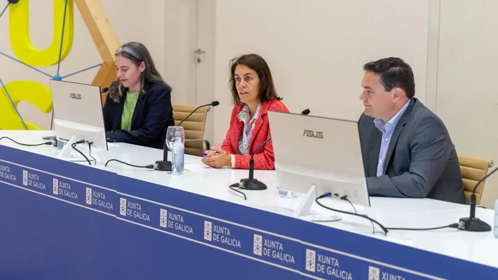 Luc&iacute;a Castro Diaz, gerente de DATAlife, Patricia Argerey, directora de Gain, y Jos&eacute; Luis Cabarcos, director de la Agacal.