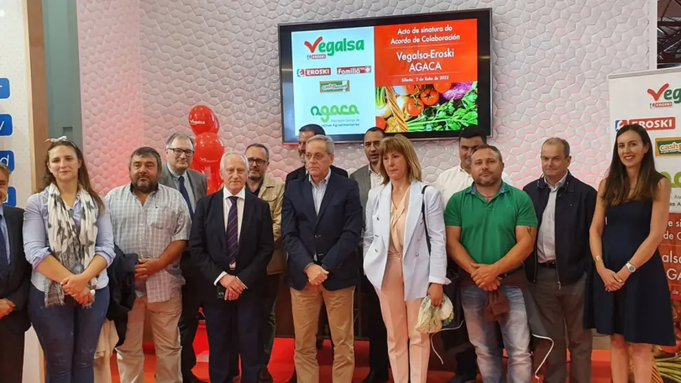 Vegalsa-Erosk renov&oacute; su convenio de colaboraci&oacute;n con Agaca en el marco de la Feria Internacional Abanca Semana Verde de Galicia.