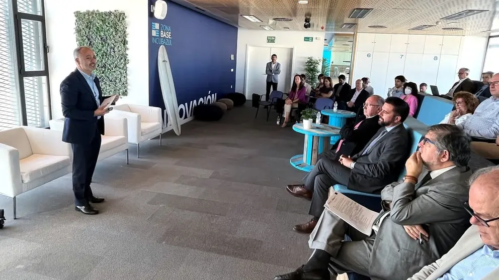 David Regades interviene en la cumbre de incubadoras de alta tecnolog&iacute;a de la red Incyde, celebrada en C&aacute;diz.