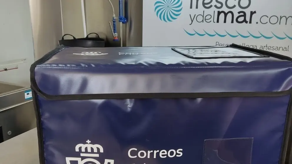 La caja isot&eacute;rmica retornable de Correos permite enviar el pedido sin generar residuos pl&aacute;sticos.