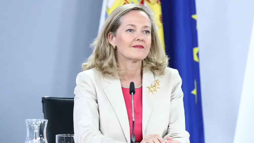 Nadia Calvi&ntilde;o en la rueda de prensa tras el &uacute;ltimo Consejo de Ministros./Pool Moncloa. Fernando Calvo