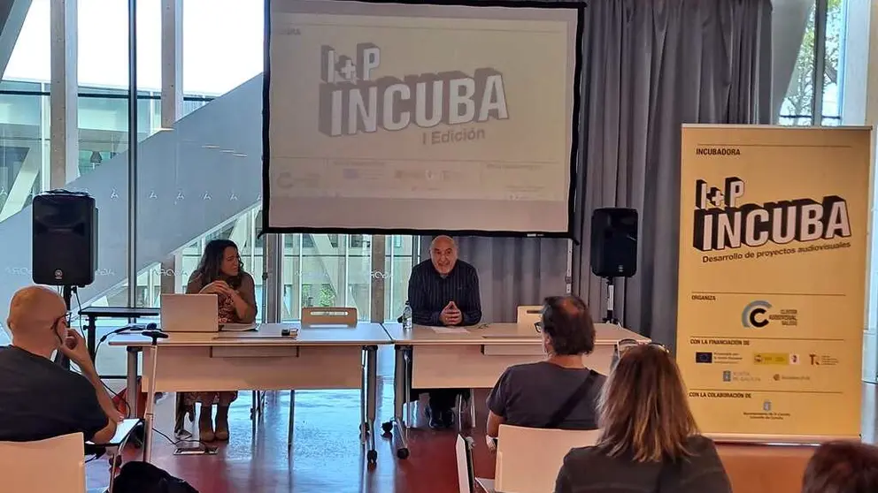 Finocha Formoso y Jorge Algora en el arranque de las actividades de la incubadora I+P INCUBA, en el Centro &Aacute;gora de A Coru&ntilde;a.