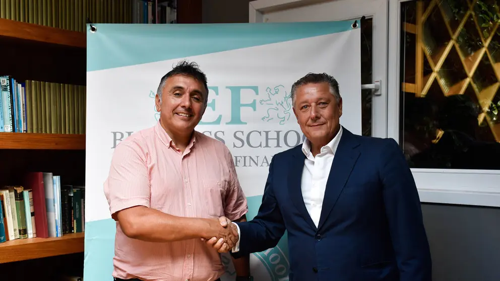 Juan Jos&eacute; L&oacute;pez, presidente de la C&aacute;mara Oficial Mineira de Galicia y Venancio Salcines, presidente de EF Business School.