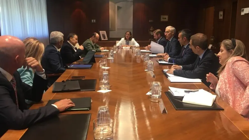 Reuni&oacute;n de representantes de Stellantis y los gobiernos de Galicia, Arag&oacute;n y Madrid con la ministra de Industria, Comercio y Turismo./TWITTER MINCOTUR.