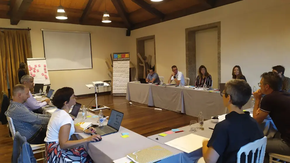 los miembros del consorcio de Food-scalEUp se reunieron en Santiago de Compostela para celebrar la primera reuni&oacute;n presencial del proyecto.