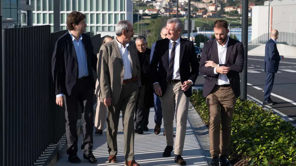 O presidente da Xunta, Alfonso Rueda, acompa&ntilde;ado da conselleira de Infraestruturas e Mobilidade, Ethel V&aacute;zquez, interv&eacute;n no acto de posta en servizo, ampliaci&oacute;n e mellora da Avenida de Deputaci&oacute;n no Pol&iacute;gono industrial de Sab&oacute;n, Arteixo, 02/10/22.