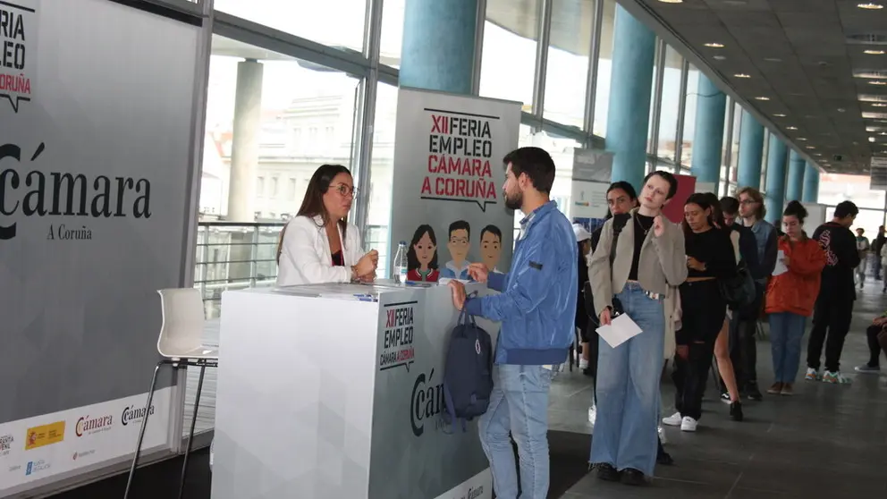 Asistentes a la XII Feria de Empleo de la C&aacute;mara de A Coru&ntilde;a.