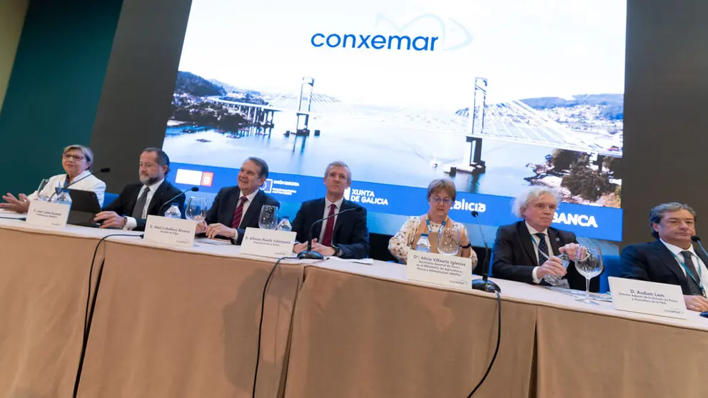O presidente da Xunta, Alfonso Rueda, acompa&ntilde;ado da conselleira do Mar, Rosa Quintana, participa na inauguraci&oacute;n da XXIII Feira Internacional de Produtos do Mar Conxelados - Conxemar 2022.   Vigo, 04/10/22.