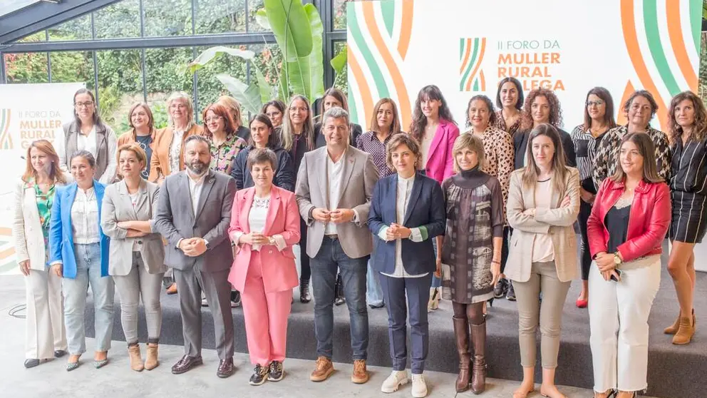 Participantes no II Foro da Muller Rural Galega, celebrado no Pazo do Mosteiro de Tomi&ntilde;o.