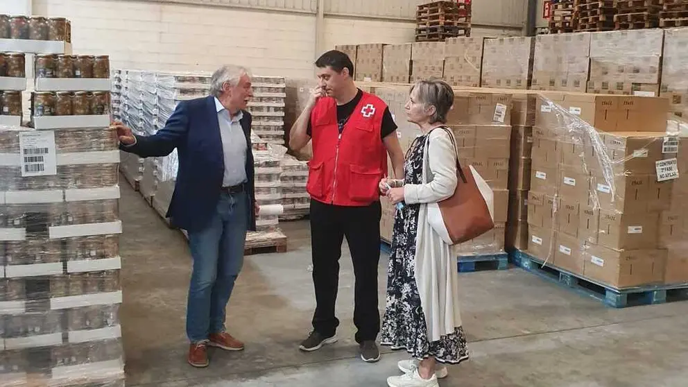 Almacenes de Cruz Roja, que coordina el reparto junto al Banco de Alimentos del Programa de Ayuda Alimentaria del Ministerio de Agricultura  a cerca de 57.000 personas en situaci&oacute;n vulnerable