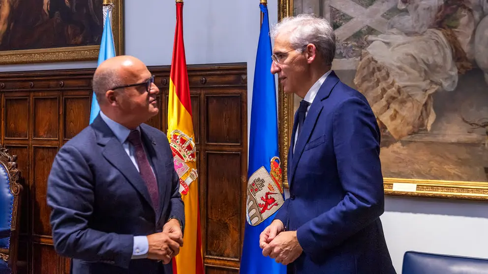 Manuel Baltar, presidente de la Diputaci&oacute;n de Ourense, y Francisco Conde, vicepresidente primero de la Xunta./A.PAZ.