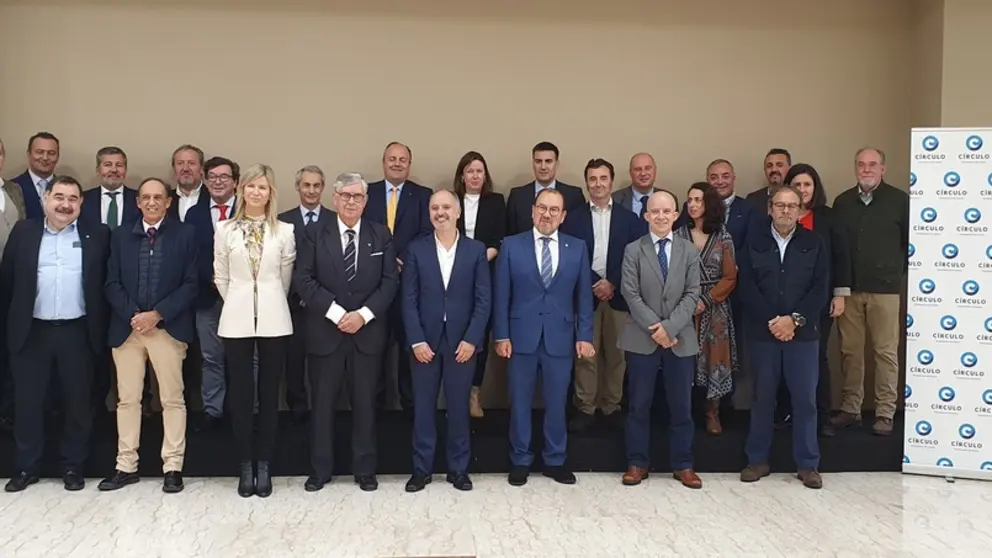 Representantes de empresas l&iacute;deres de Galicia, junto a los representantes de la Zona Franca de Vigo, C&iacute;rculo de Empresarios de Galicia, CEG