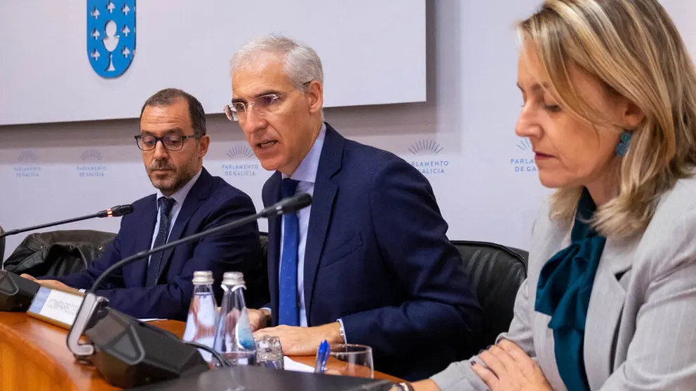 PARLAMENTO
  O vicepresidente primeiro e conselleiro de Econom&iacute;a, Industria e Innovaci&oacute;n, Francisco Conde, comparecer&aacute; na Comisi&oacute;n 3&ordf; de Econom&iacute;a, Facenda e Orzamentos para explicar os presupostos do seu departamento para o vindeiro ano. 

foto xo&aacute;n crespo

