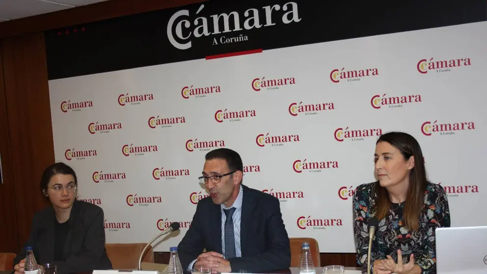 Cristina Dans, Carlos Gonz&aacute;lez y M&oacute;nica Gondar, en la jornada sobre los Next Generation.