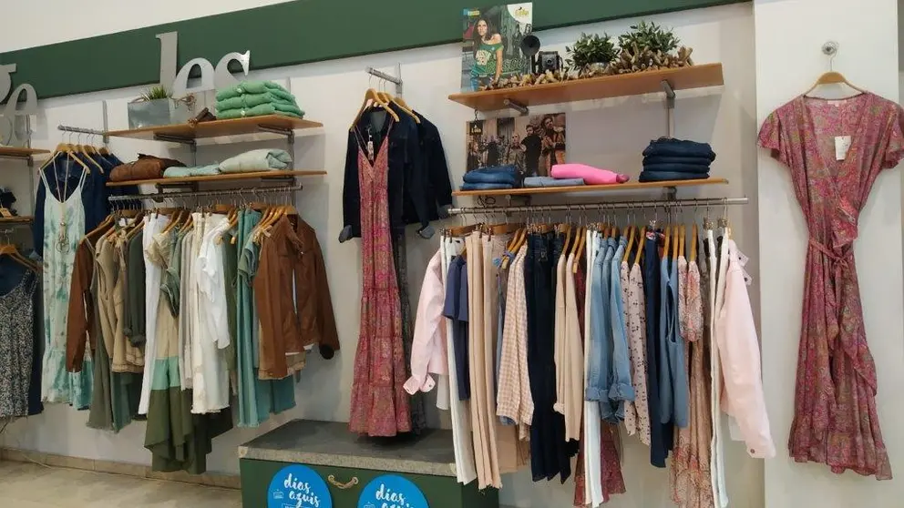 Na campa&ntilde;a "D&iacute;as azuis do comercio galego" colaboran m&aacute;is de 150 asociaci&oacute;ns de comerciantes.