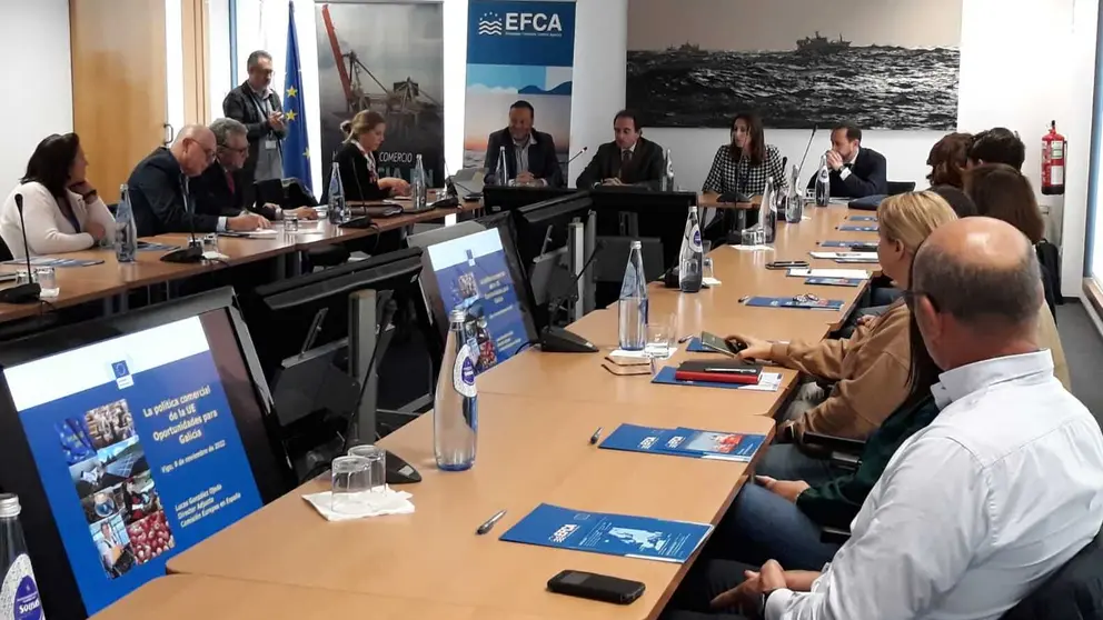 Asistentes al encuentro "Hablemos de comercio. Galicia en el mundo" celebrado en Vigo.