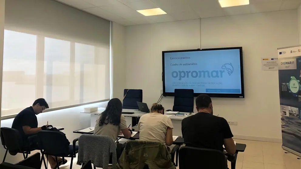 Taller formativo impartido en la sede de Opromar.