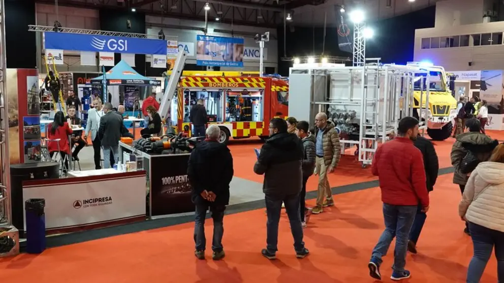 P&uacute;blico en la zona expositiva de SEDEXPO 2022.