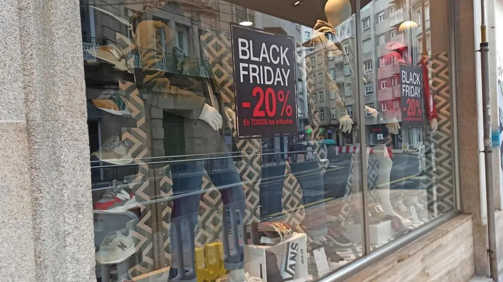 Establecimiento con descuentos por Black Friday.